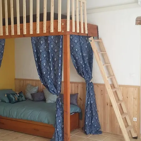 Holiday home Pis-en-lits Vire-sur-Lot